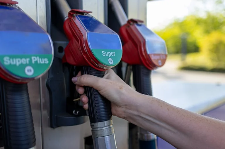 500 km autem: jak policzyć koszt benzyny, diesla i LPG