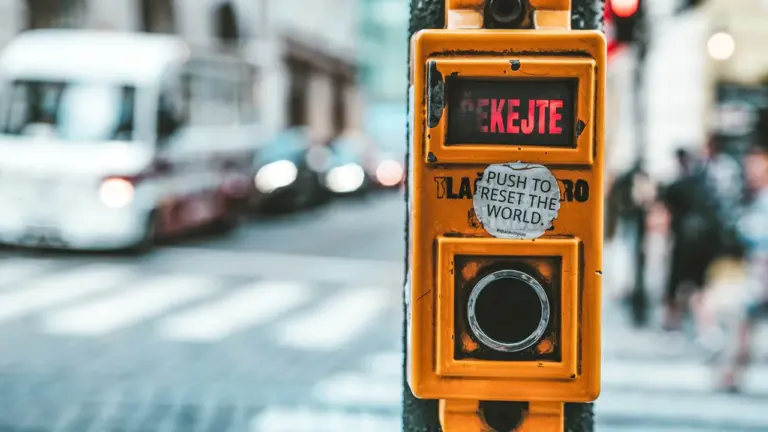 Alert RCB bez zapisów: jak rozpoznać SMS i bezpiecznie działać
