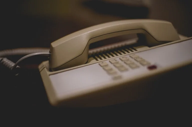 Alert RCB na telefonie: co zrobić po otrzymaniu ostrzeżenia i jak je zweryfiko