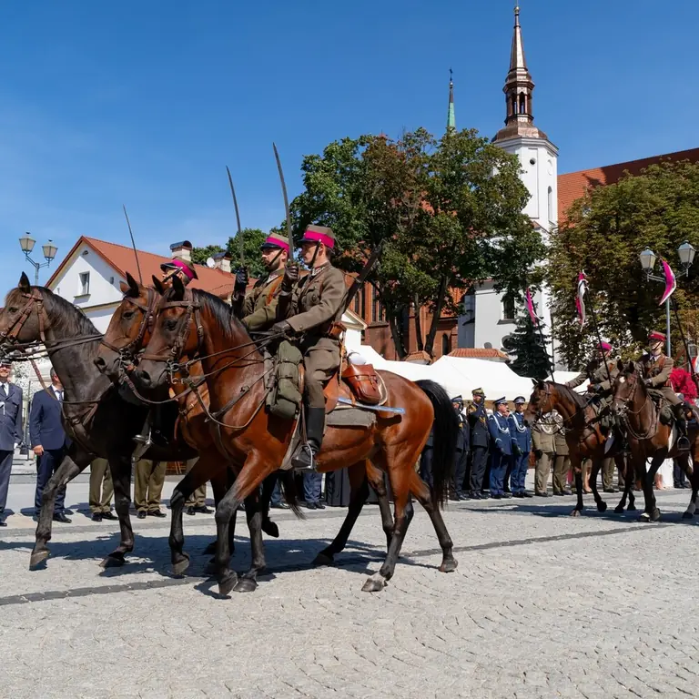 Białystok świętował z defiladą. Prezydent otrzymał awans
