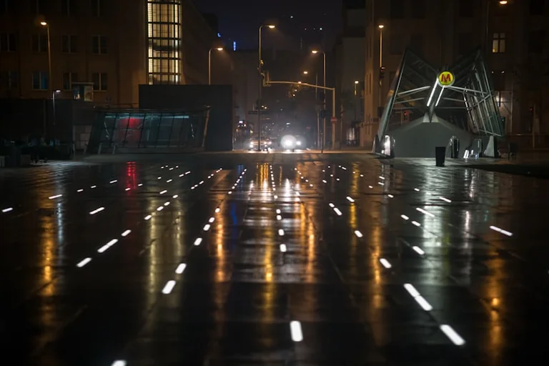 Warszawa dziś wieczorem: Wisła i plan na deszcz