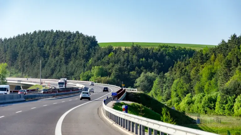 Wypadek na S7 pod Tarczynem. Utrudnienia w stronę Warszawy